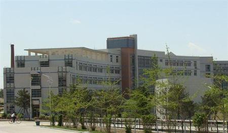 辽宁工业大学校园图片_校园图片3