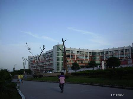四川理工学院校园图片_校园图片8