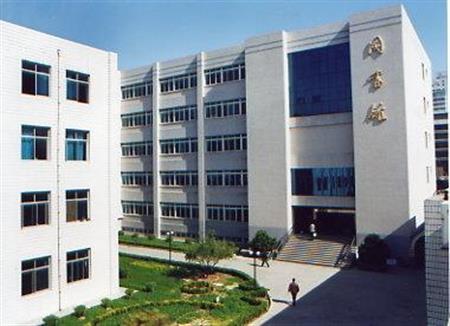 文科生热门大学-西安医学院校园图片