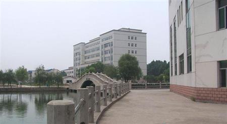 武汉船舶职业技术学院校园图片_大学图片2