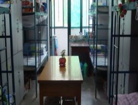 济南工程职业技术学院宿舍图片_寝室图片5