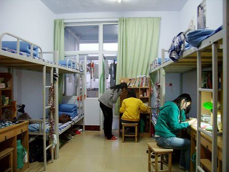 山东外国语职业学院宿舍图片_寝室图片6