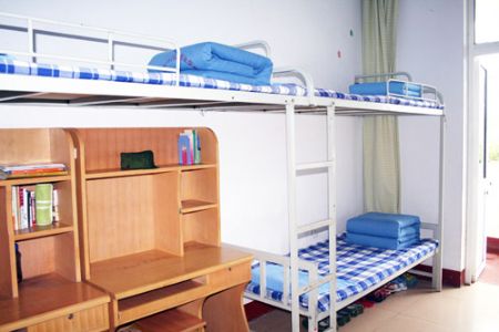 山东外国语职业学院宿舍图片_寝室图片7