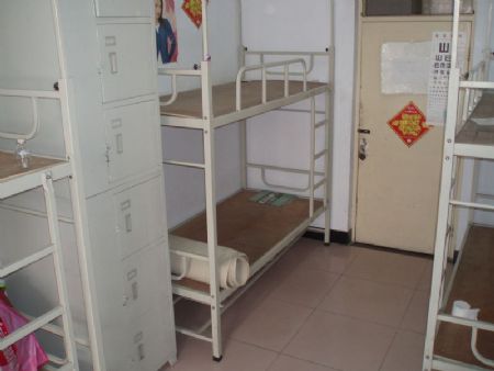 河北经贸大学宿舍图片_寝室图片14